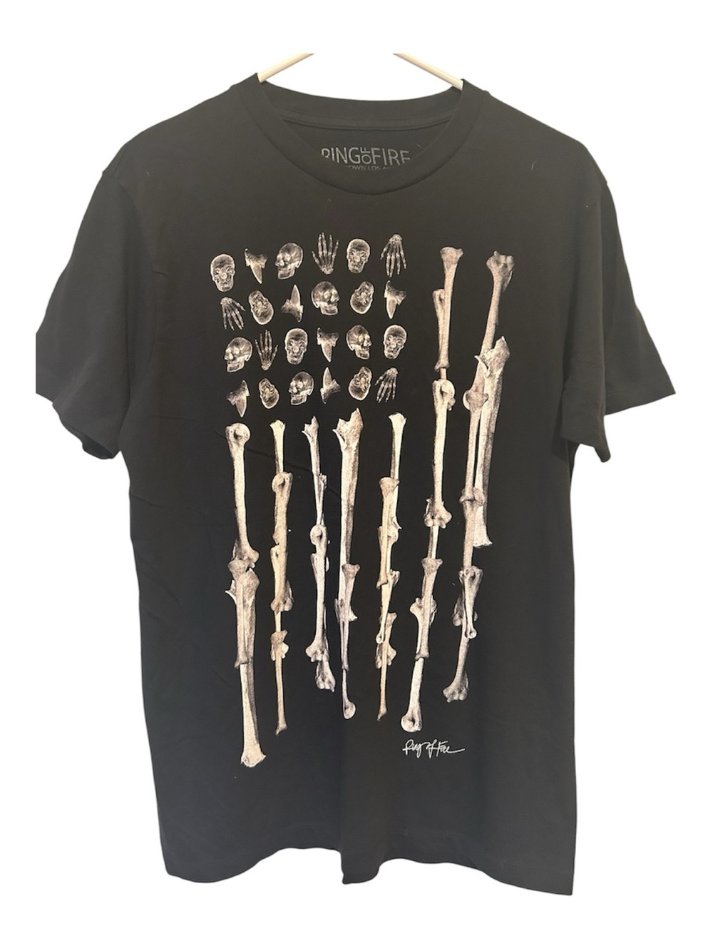 Ring Of Fire Skull & Bones T Shirt Women’s Large